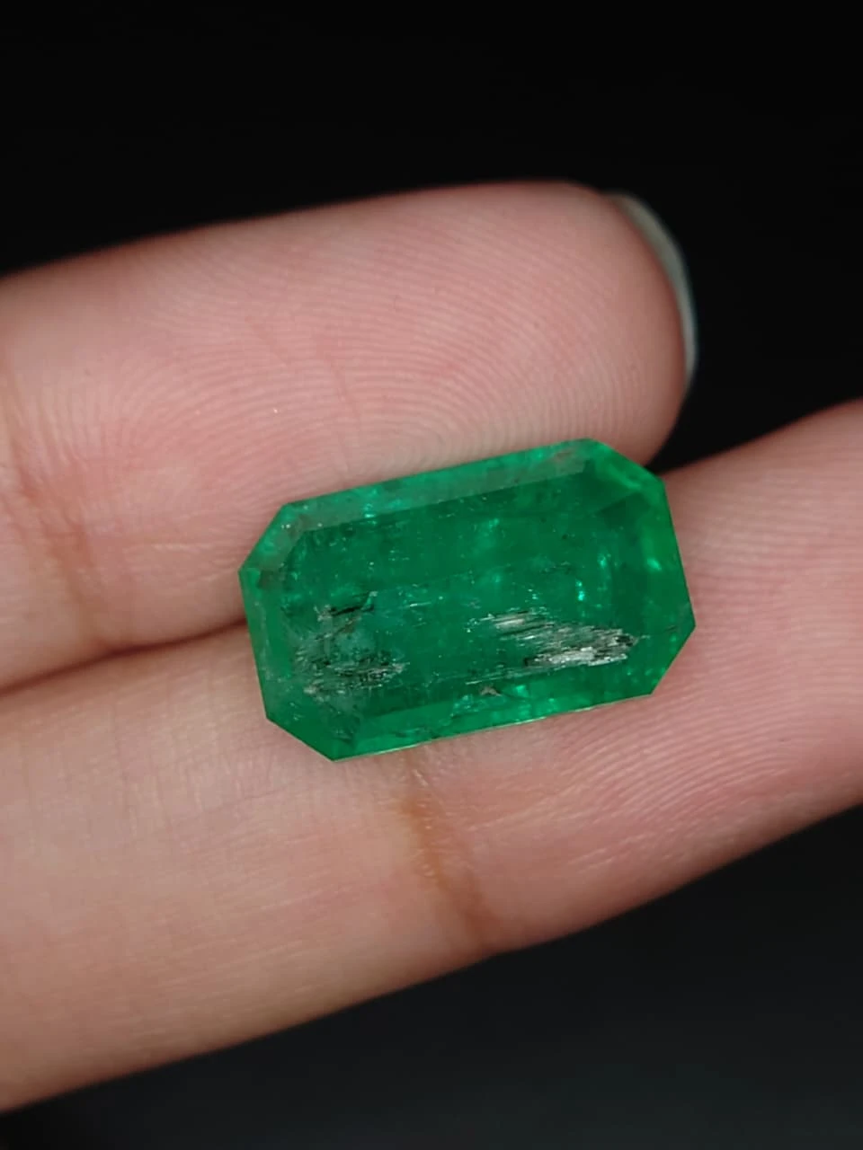 7.1ct Natural Colombian Emerald Loose Gemstone from Colombia — view 4
